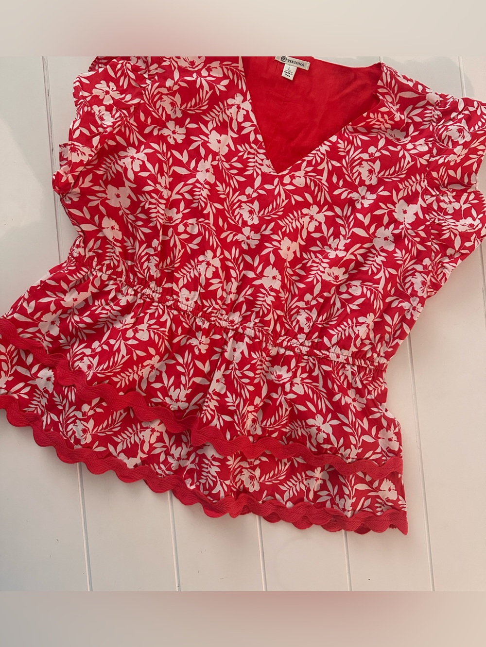 Versona Red and White Floral Ruffle blouse